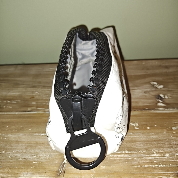 Peanuts Snoopy Cosmetic Bag - Picture 3 of 7